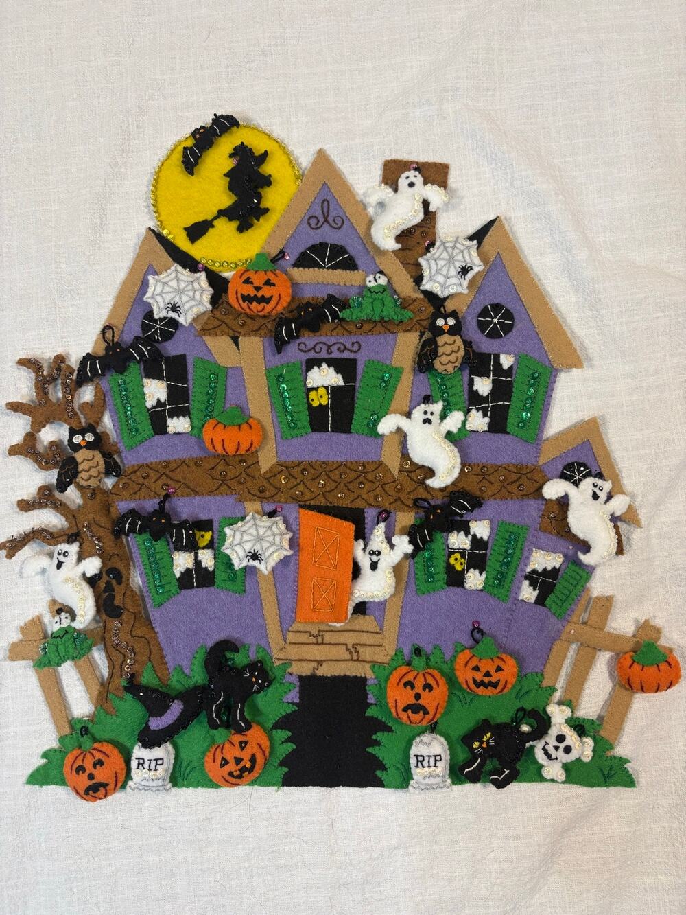 Bucilla Haunted House Finished Felt Halloween Wall Hanging Hand Stitched